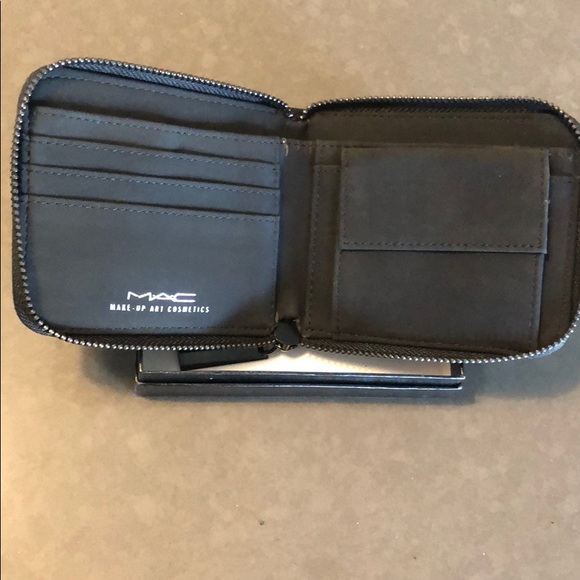 MAC Wallet - Picture 2 of 2